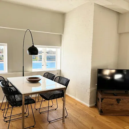 Pier 16 Im Pierspeicher 아파트